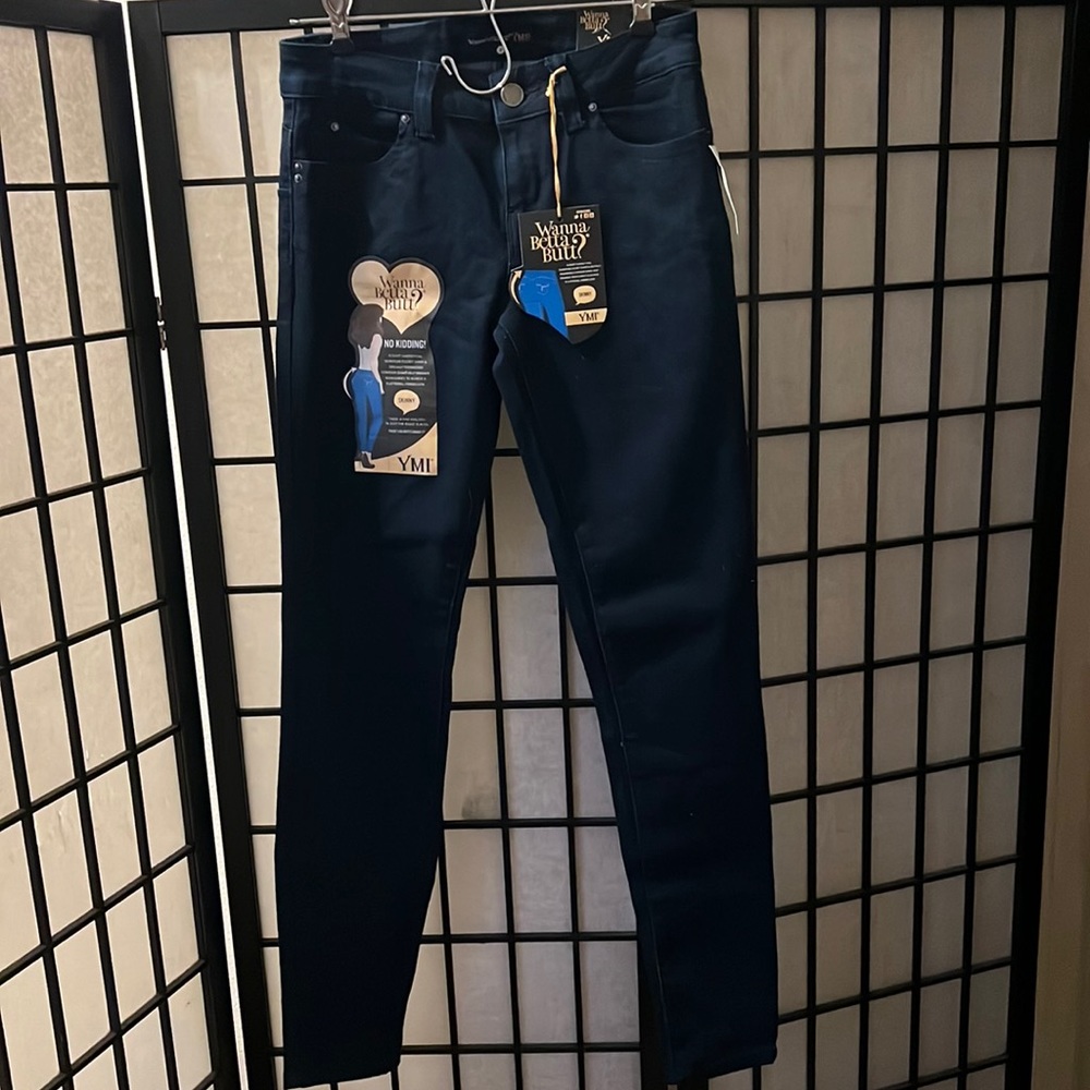 New navy stretchy pants